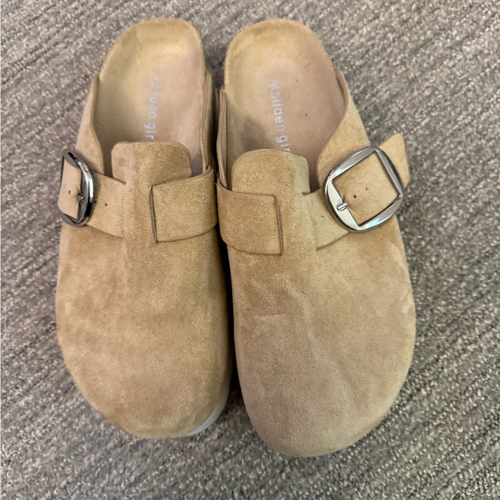Madden girl platform clog